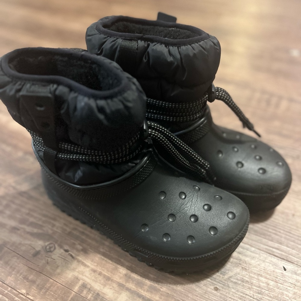 Women’s croc boots